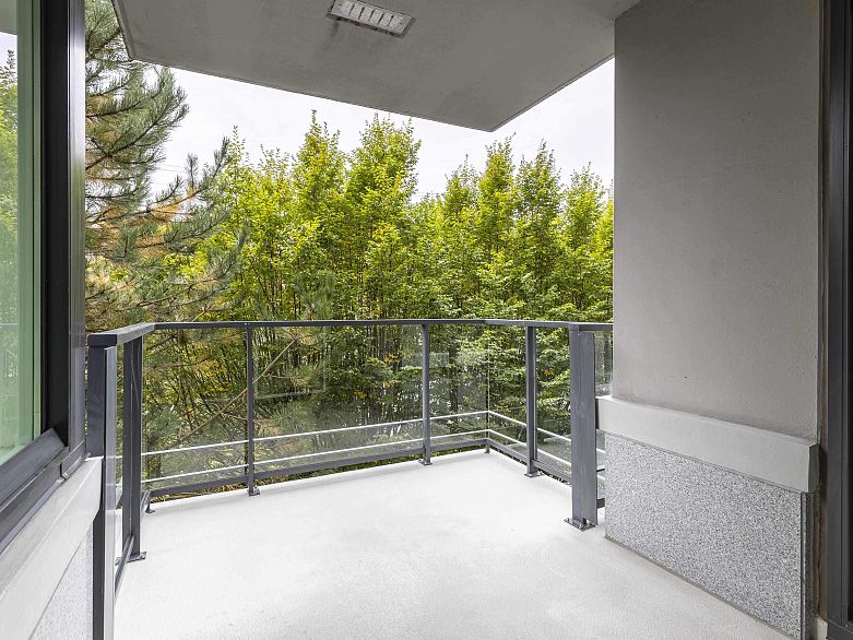 305 5955 Balsam Street