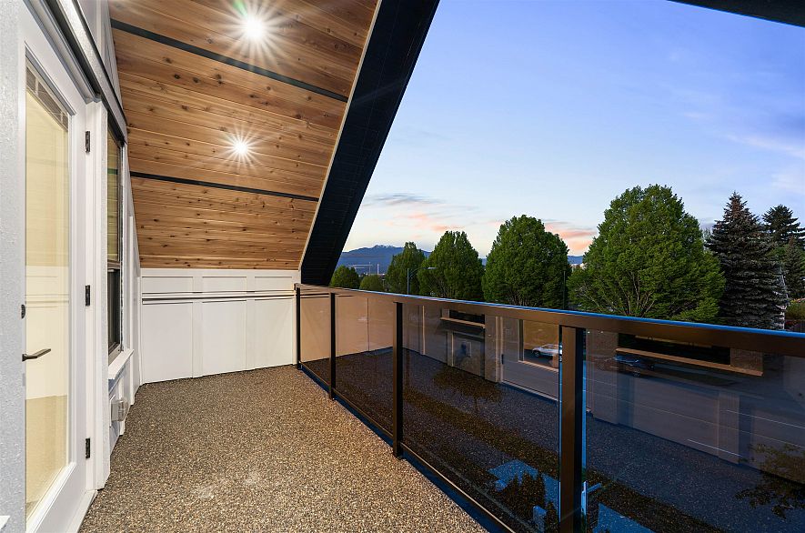 1 1259 Renfrew Street