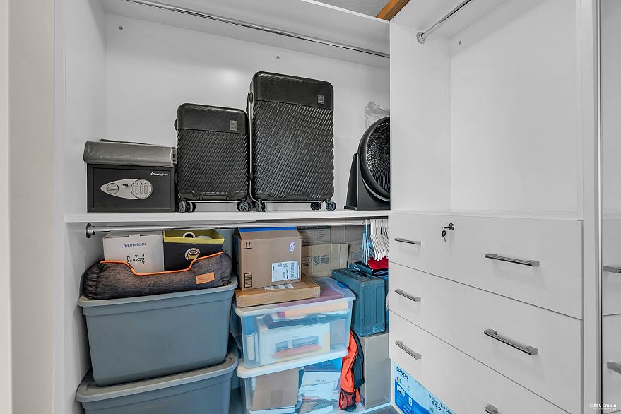 1906 918 Cooperage Way