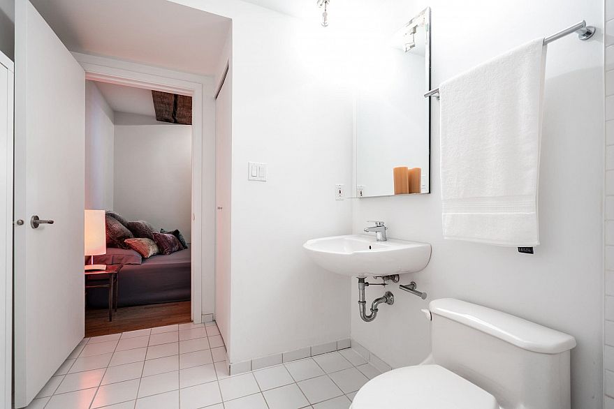 201 869 Beatty Street