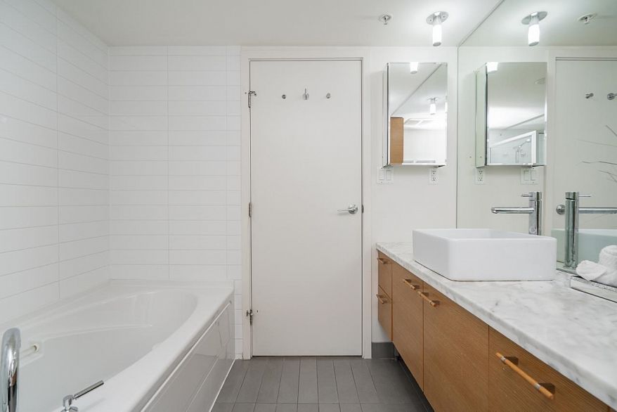 106 980 Cooperage Way