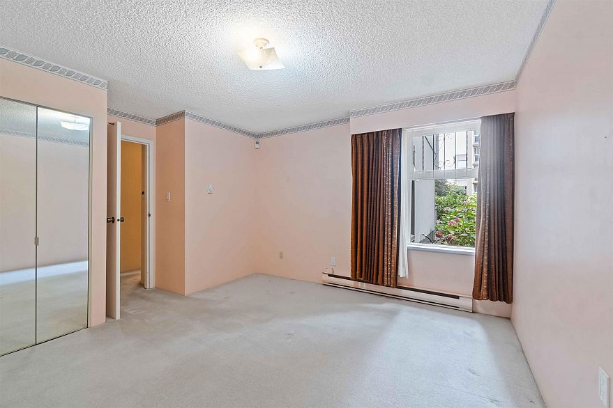 102 1352 W 10th Avenue