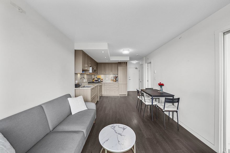 910 5470 Ormidale Street