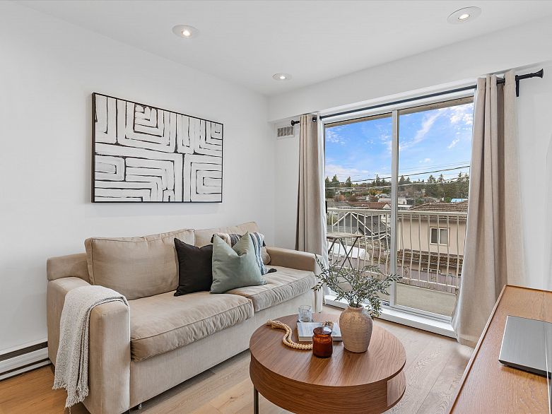 201 4315 Fraser Street