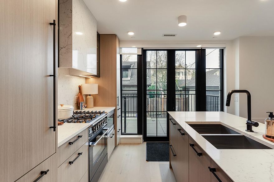 197 W King Edward Ave Street