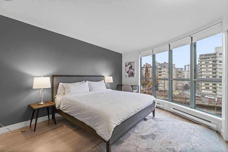 501 789 Jervis Street