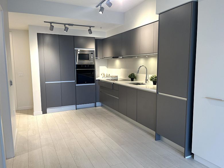 911 180 E 2ND AVENUE, Vancouver BC V5T 0K4