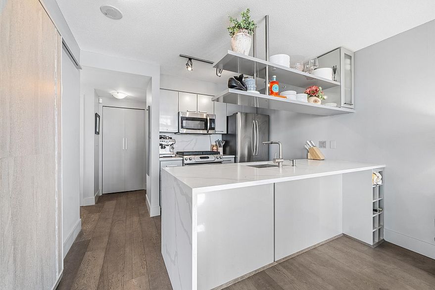 906 1438 Richards Street