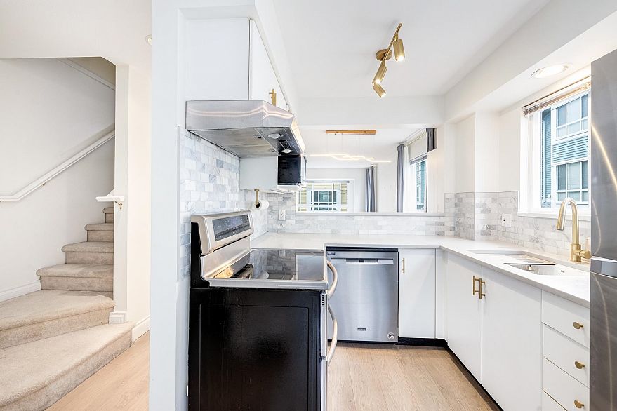 8431 JELLICOE STREET, Vancouver BC V5S 2J4