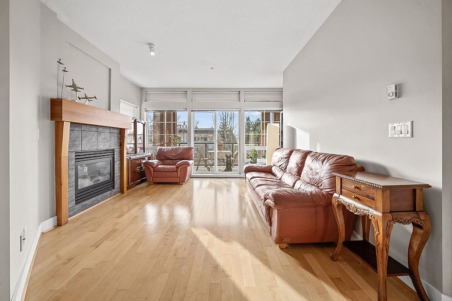 300 6328 Larkin Drive