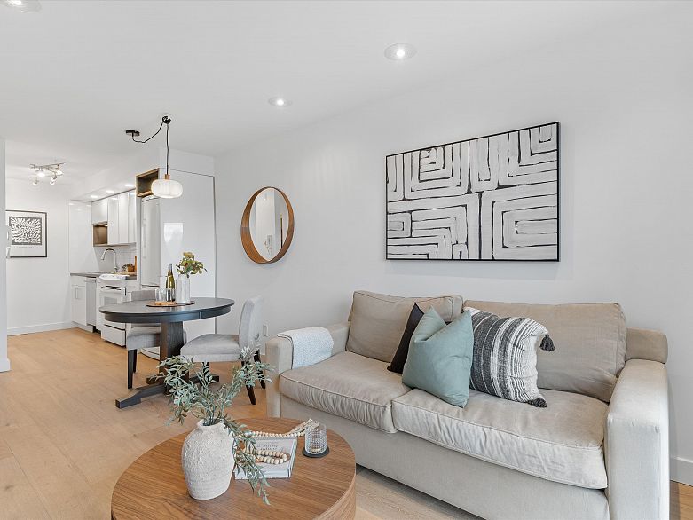 201 4315 Fraser Street