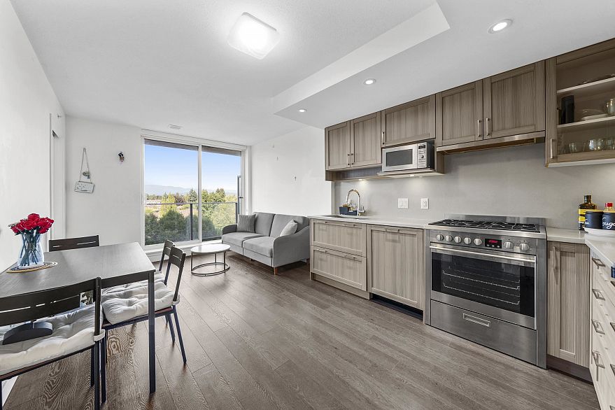 910 5470 Ormidale Street