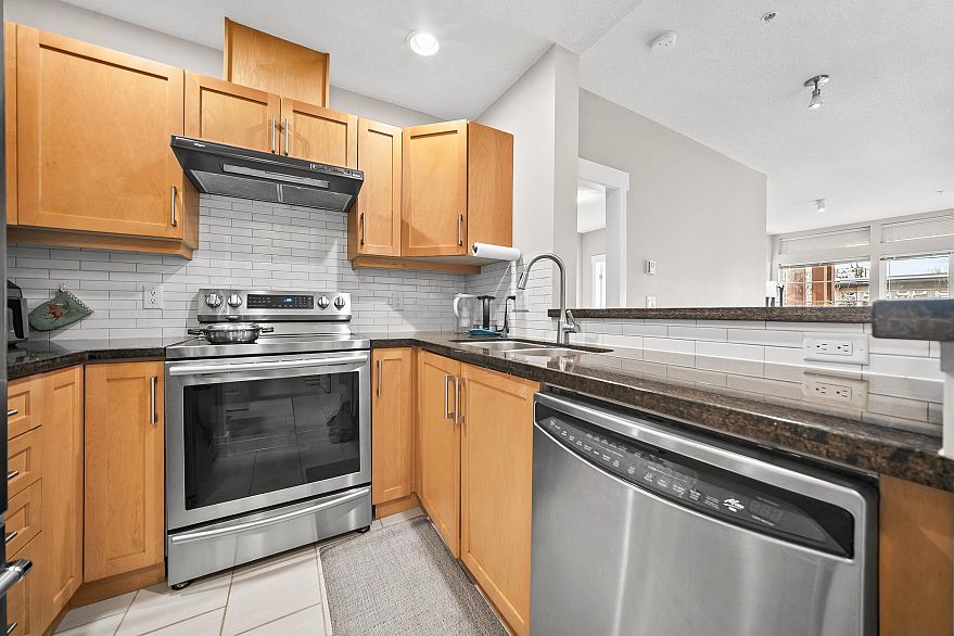 300 6328 Larkin Drive