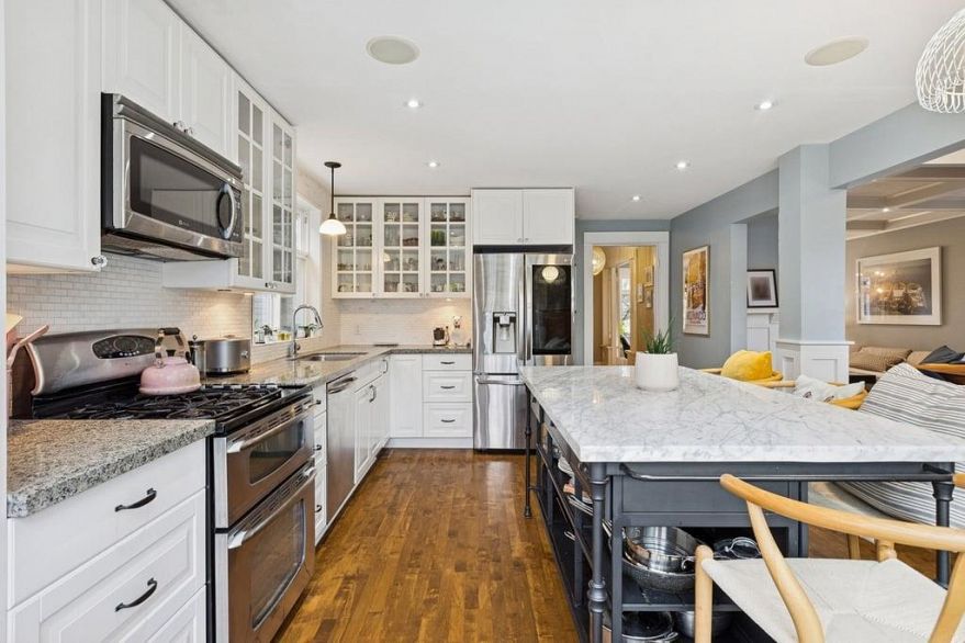 2075 W 48TH AVENUE, Vancouver BC V6M 2P4