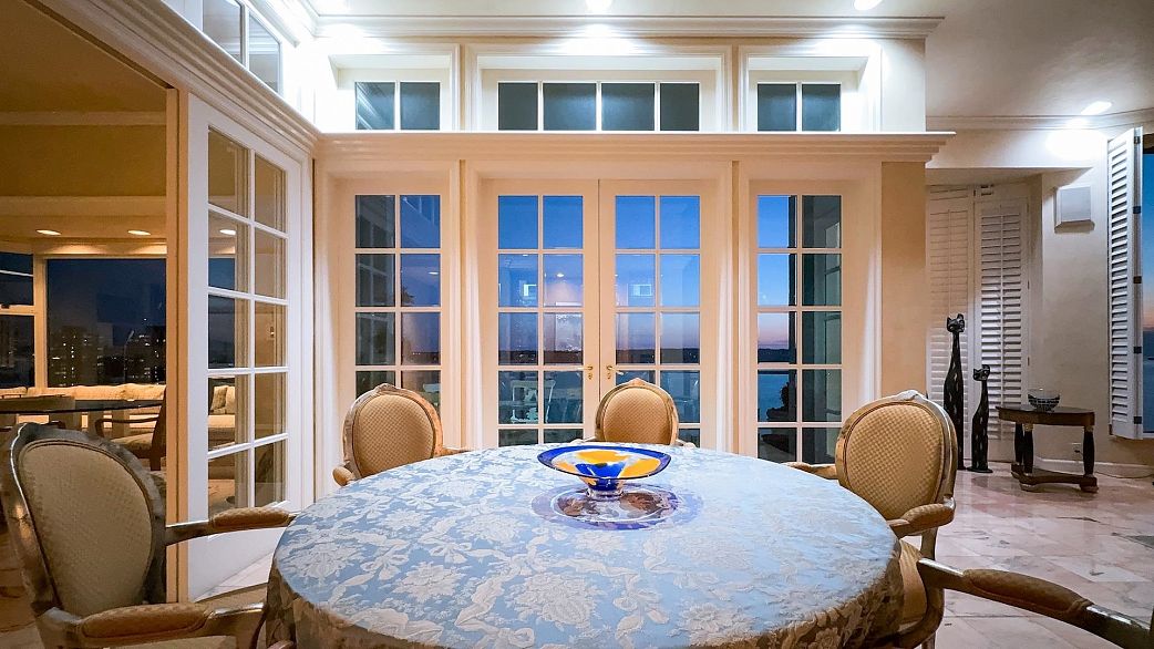 17 1861 Beach Avenue