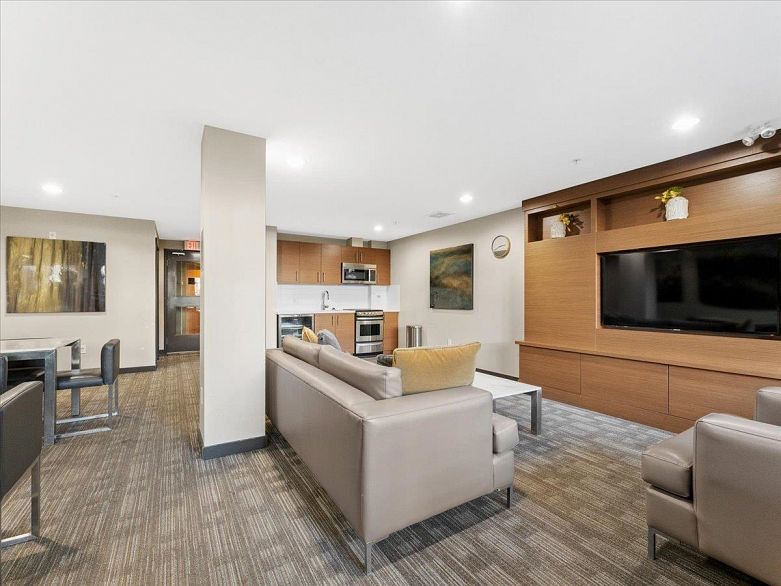 412 3163 Riverwalk Avenue