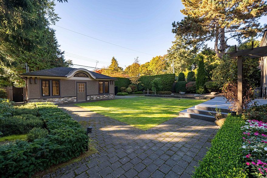 5961 Churchill Street