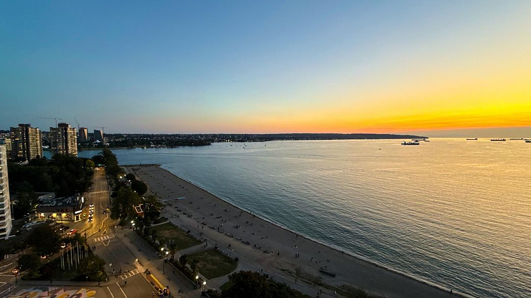 17 1861 Beach Avenue