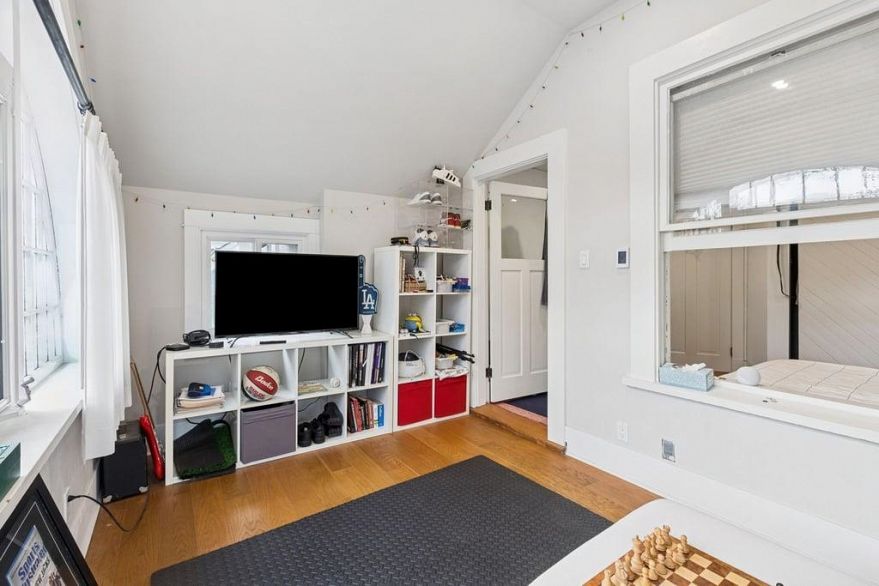 2075 W 48TH AVENUE, Vancouver BC V6M 2P4