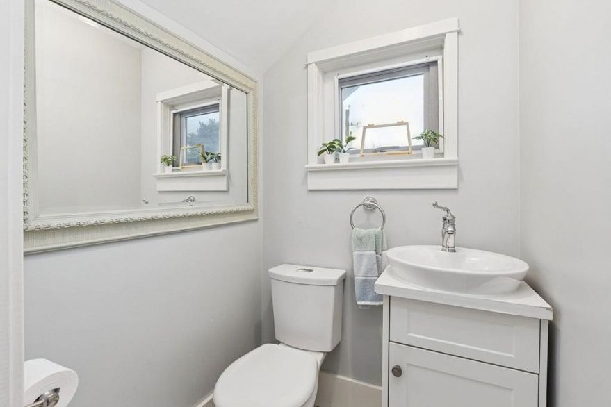 2075 W 48TH AVENUE, Vancouver BC V6M 2P4