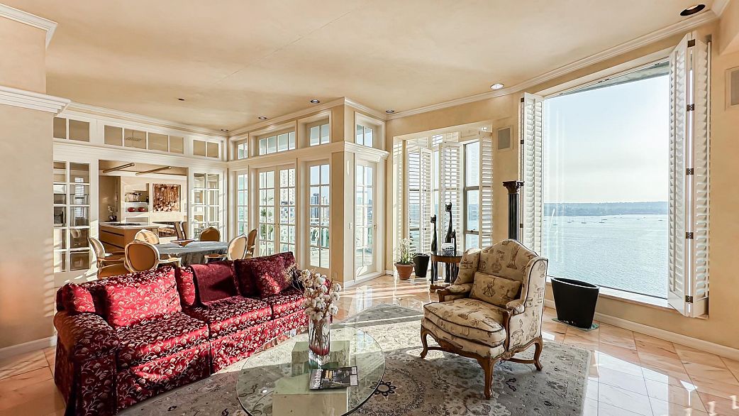 17 1861 Beach Avenue