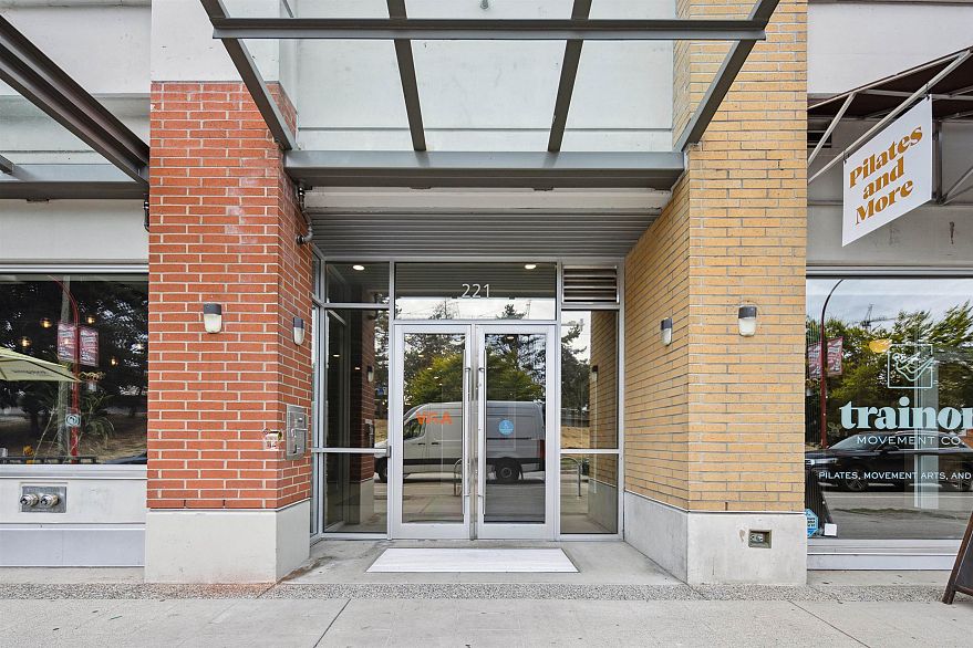 309 221 Union Street