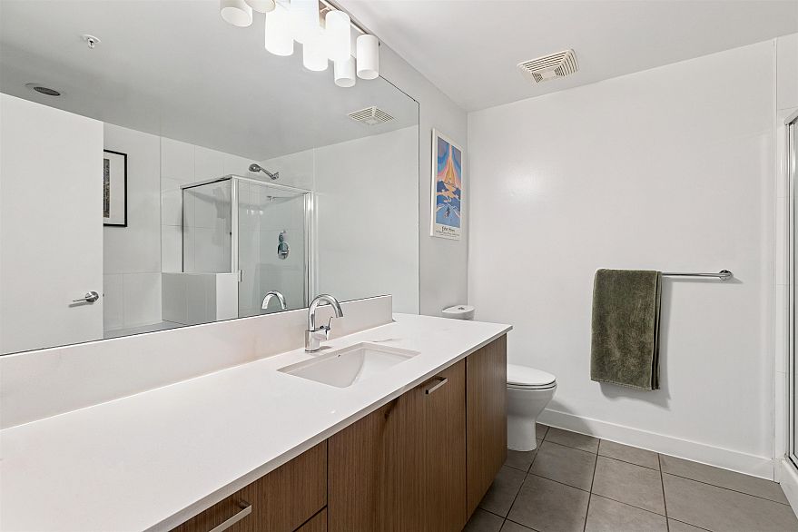 309 221 Union Street