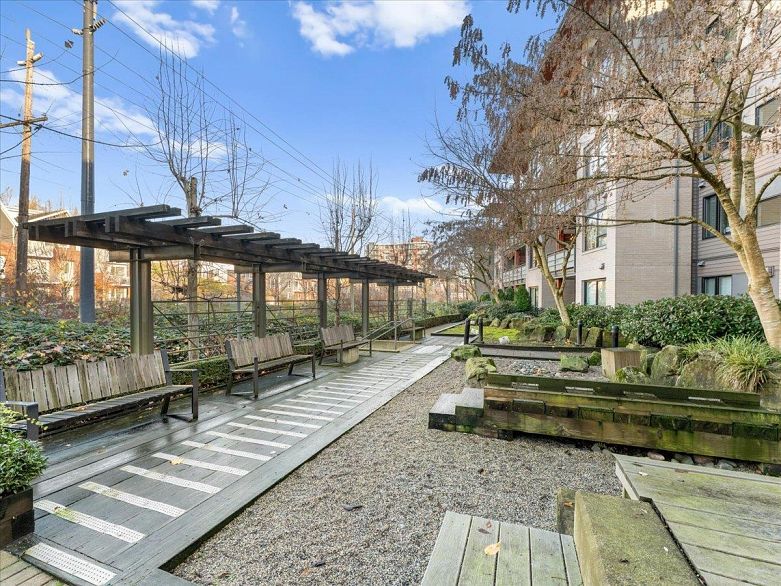 412 3163 Riverwalk Avenue