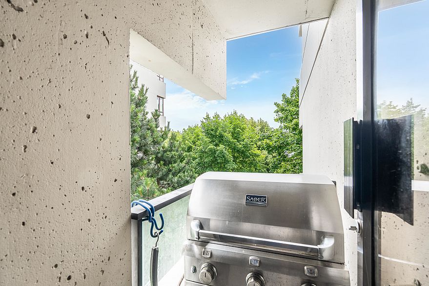 201 1995 Beach Avenue