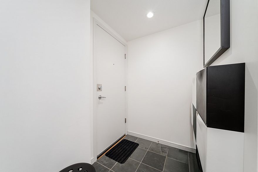 305 1068 Hornby Street