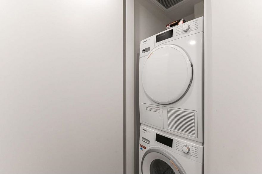 402 889 Pacific Street