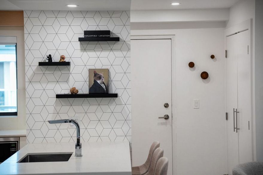 301 1350 Comox Street