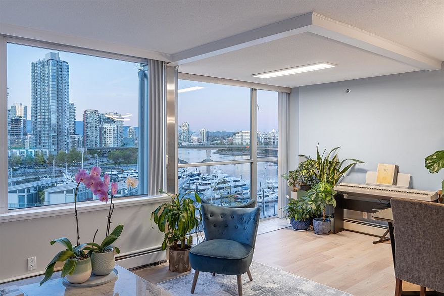 906 1288 Marinaside Crescent