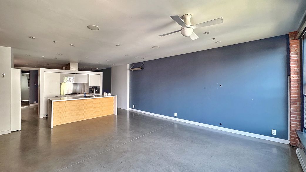 605 53 W Hastings Street