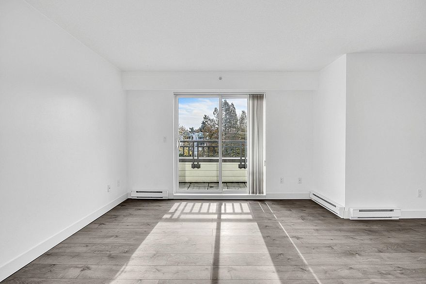 PH3 1533 E 8th Avenue