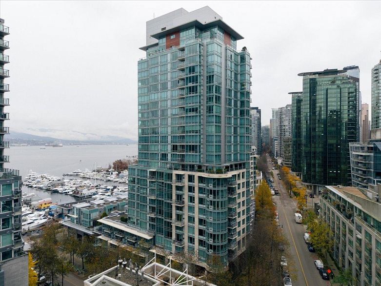 1008 590 Nicola Street