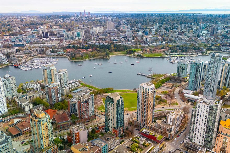 2202 289 Drake Street