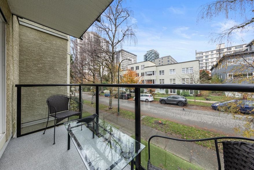 201 1554 Burnaby Street