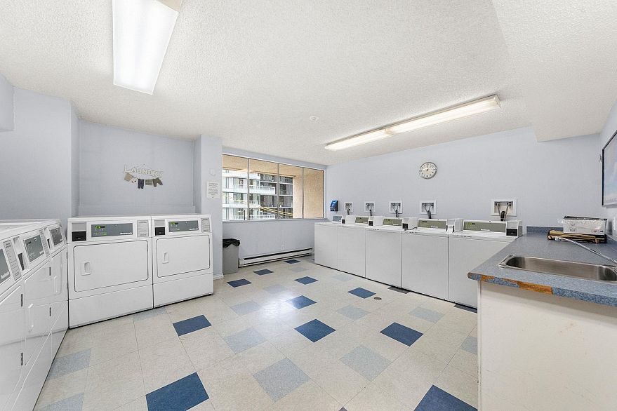 307 1330 Hornby Street