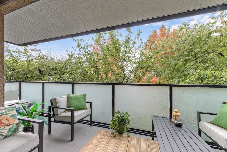 208 1516 Charles Street