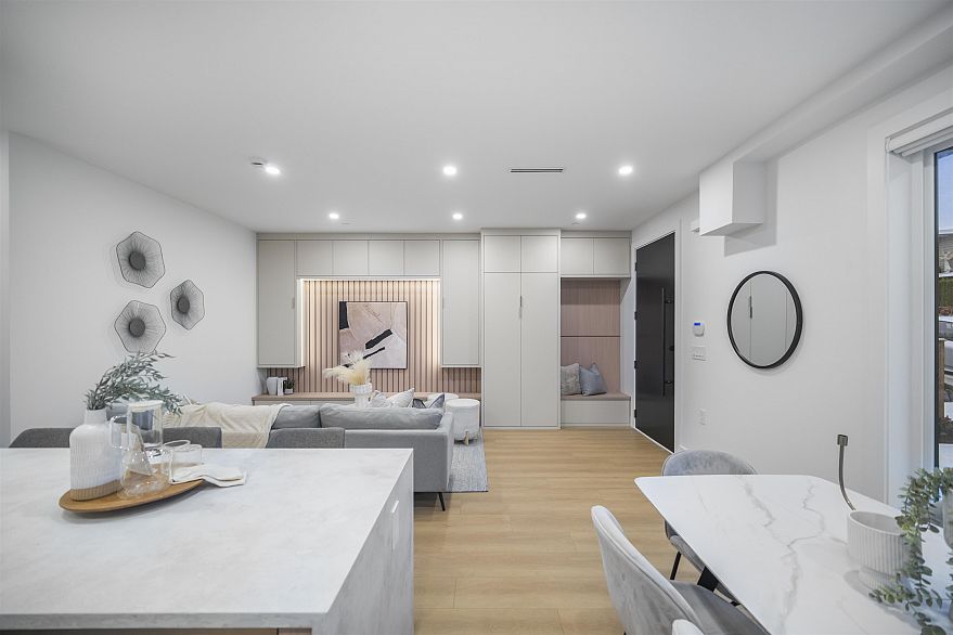 1 3623 Triumph Street