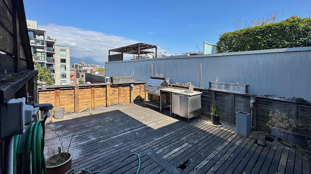 605 53 W Hastings Street