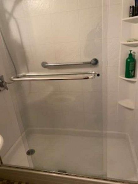 410 1975 Pendrell Street