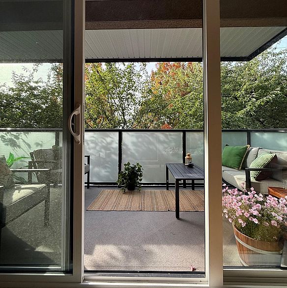 208 1516 Charles Street