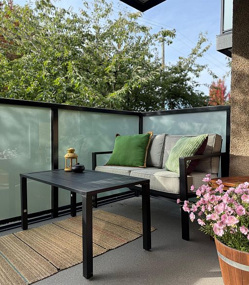 208 1516 Charles Street