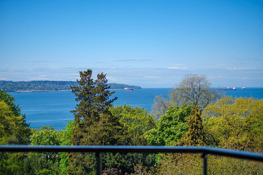 801 1236 Bidwell Street