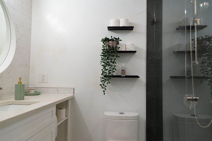 402 1718 Nelson Street