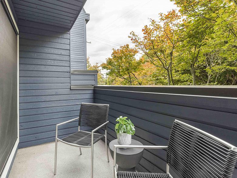 216 1990 W 6th Avenue