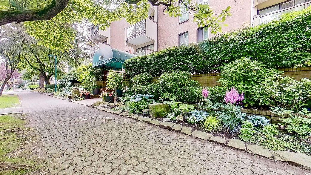 402 1718 Nelson Street