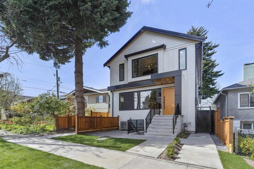 2 1243 Nootka Street